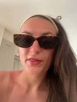 MiaLovesxxx online show from May 2026 11:09:01 AM