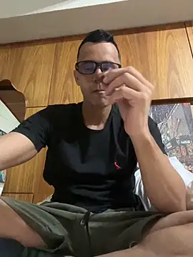 LucasGostoso30 online show from April 2026 06:33:01 PM