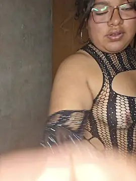 Curlysexy22 online show from June 2026 09:37:02 PM