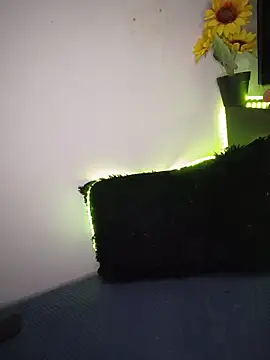 Snapshot of Mia_Flamee chatting on April 2026 10:43:01 PM Mia Flamee online show from April 2026 10:43:01 PM