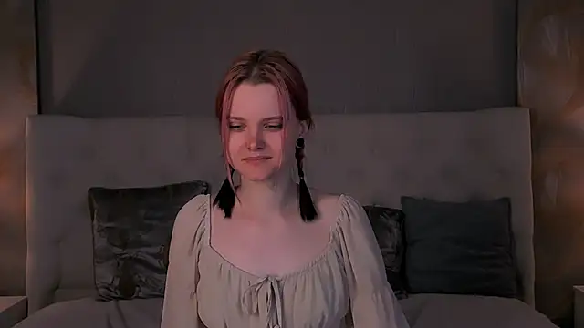 Snapshot of Lina_Veyra chatting on April 2026 07:58:02 PM Lina Veyra online show from April 2026 07:58:02 PM