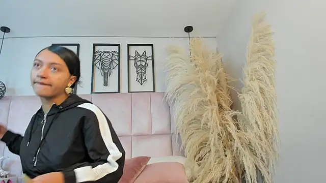 Vaithiare stone online show from April 2026 12:17:01 PM