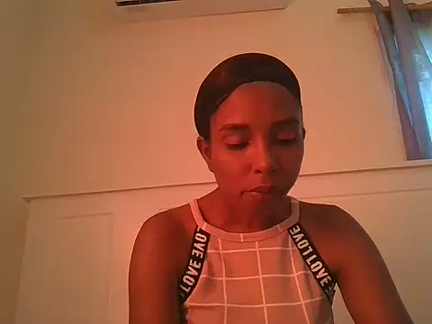 ZeynepLovely online show from May 2026 01:04:01 PM