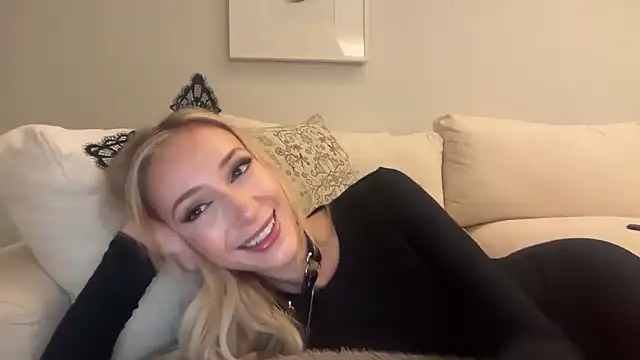 ambrefleurxx online show from May 2026 07:12:02 AM