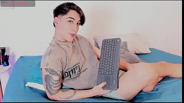 Thiago angel online show from May 2026 02:30:01 AM
