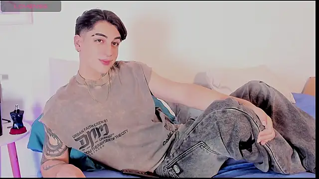 Thiago angel online show from April 2026 03:20:01 AM
