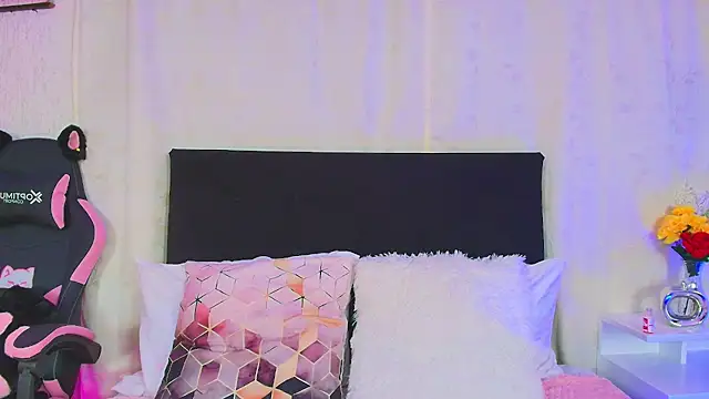 molly bick online show from May 2026 04:39:02 AM