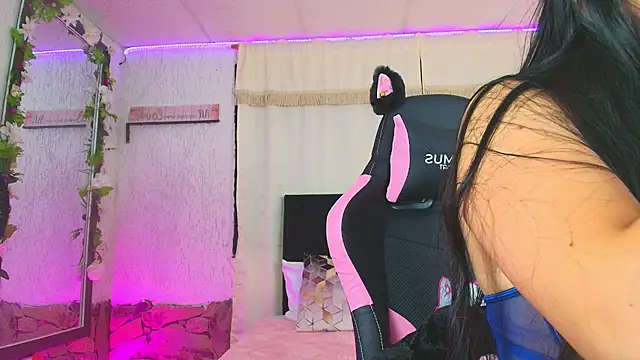 molly bick online show from April 2026 02:40:02 PM