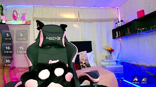 molly bick online show from April 2026 01:34:02 PM