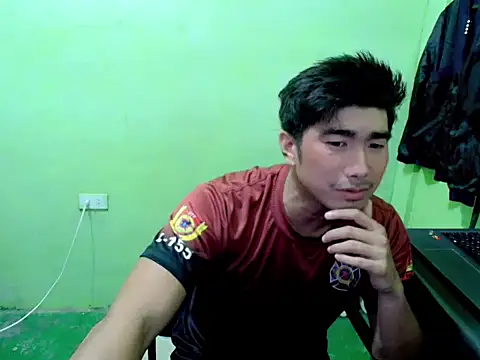 Hunkfireman online show from April 2026 01:31:02 AM