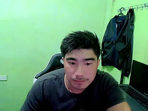 Hunkfireman online show from May 2026 11:56:01 PM
