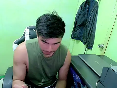 Hunkfireman online show from May 2026 11:45:01 PM