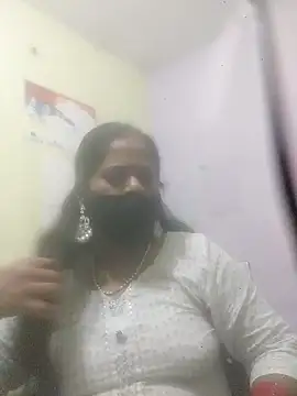 Snapshot of SEEMA_012 chatting on April 2026 05:33:02 AM SEEMA 012 online show from April 2026 05:33:02 AM