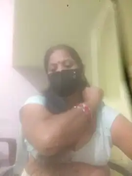 Snapshot of SEEMA_012 chatting on April 2026 05:48:02 AM SEEMA 012 online show from April 2026 05:48:02 AM