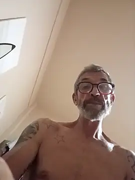 Snapshot of chris-sbh11 chatting on May 2026 03:32:01 AM chris-sbh11 online show from May 2026 03:32:01 AM