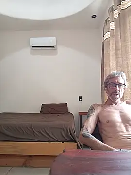 Snapshot of chris-sbh11 chatting on July 2026 05:45:02 PM chris-sbh11 online show from July 2026 05:45:02 PM