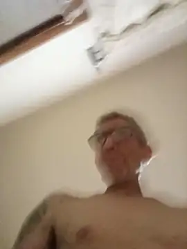 Snapshot of chris-sbh11 chatting on May 2026 01:47:02 AM chris-sbh11 online show from May 2026 01:47:02 AM