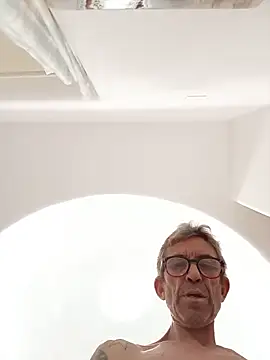 Snapshot of chris-sbh11 chatting on June 2026 05:43:01 PM chris-sbh11 online show from June 2026 05:43:01 PM