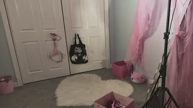 mia hart online show from May 2026 02:30:01 AM