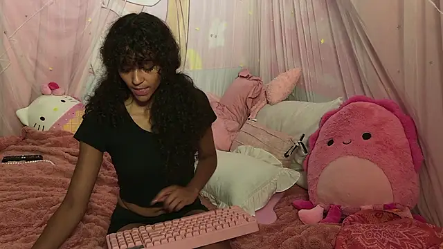 mia hart online show from June 2026 05:18:02 AM