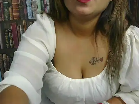 Snapshot of velvet-charmm chatting on April 2026 05:37:01 AM velvet-charmm online show from April 2026 05:37:01 AM