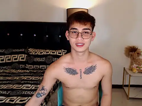Snapshot of asianrimmerboy chatting on April 2026 01:50:01 PM asianrimmerboy online show from April 2026 01:50:01 PM