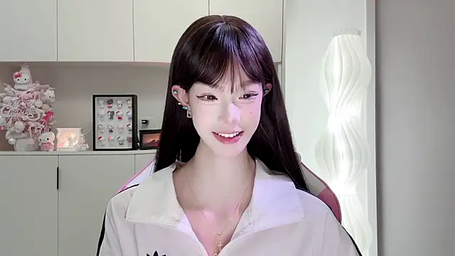 -Moonshine online show from April 2026 10:21:02 AM