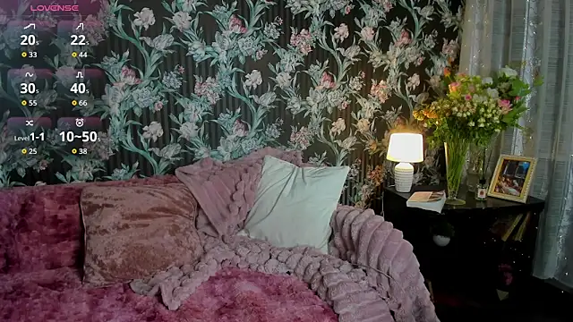 DeliaCrystal online show from April 2026 09:31:01 PM