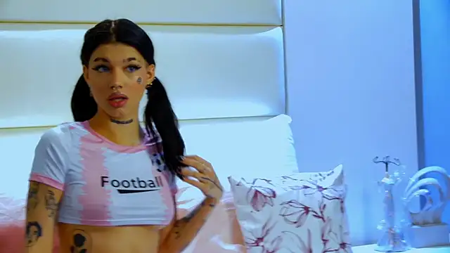 Snapshot of YasminnStorm chatting on April 2026 04:35:01 AM YasminnStorm online show from April 2026 04:35:01 AM