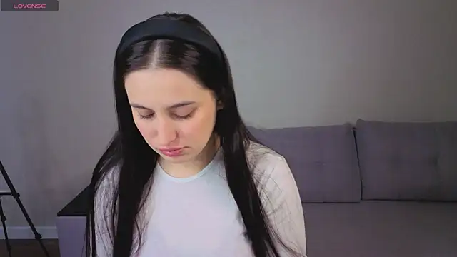 Elizabet Collins online show from April 2026 01:17:02 AM