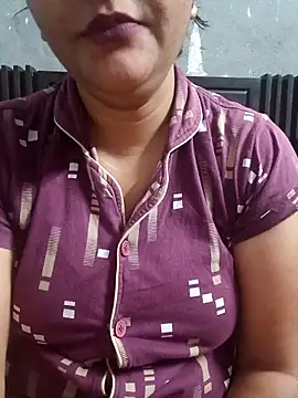 Snapshot of Riyashrma001 chatting on April 2026 02:07:02 AM Riyashrma001 online show from April 2026 02:07:02 AM