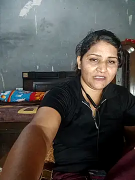 Snapshot of Riyashrma001 chatting on May 2026 06:17:01 AM Riyashrma001 online show from May 2026 06:17:01 AM