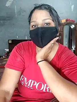 Snapshot of Riyashrma001 chatting on April 2026 05:35:01 AM Riyashrma001 online show from April 2026 05:35:01 AM