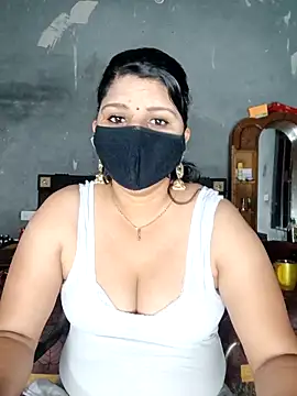 Snapshot of Riyashrma001 chatting on April 2026 05:27:02 PM Riyashrma001 online show from April 2026 05:27:02 PM