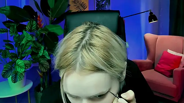 MicheleMarsh online show from April 2026 11:17:02 AM