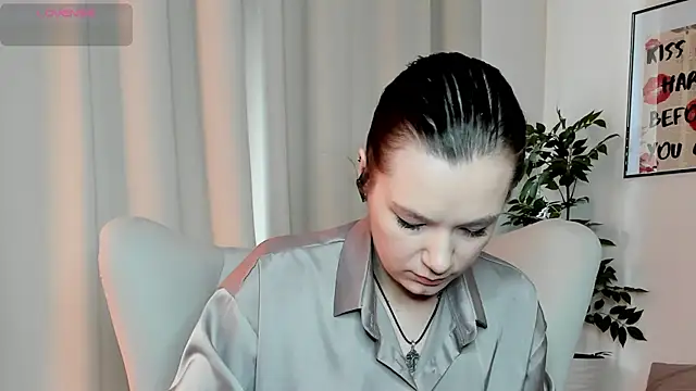 kirarogersss online show from April 2026 08:21:02 AM