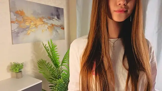 Snapshot of LuraPodraza chatting on April 2026 04:10:01 PM LuraPodraza online show from April 2026 04:10:01 PM