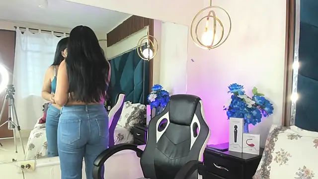 AprilMiiller online show from May 2026 02:09:02 PM
