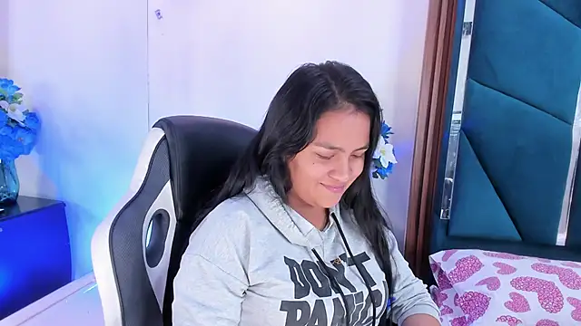 AprilMiiller online show from May 2026 12:48:01 PM