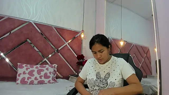 AprilMiiller online show from May 2026 12:57:01 PM