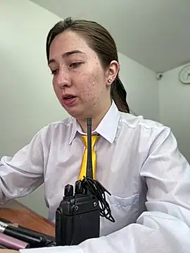 suzy-111 online show from April 2026 12:20:01 PM