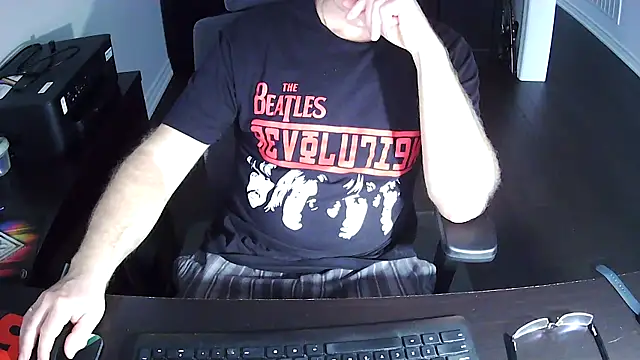 Snapshot of Shalun2000 chatting on April 2026 01:03:01 PM Shalun2000 online show from April 2026 01:03:01 PM