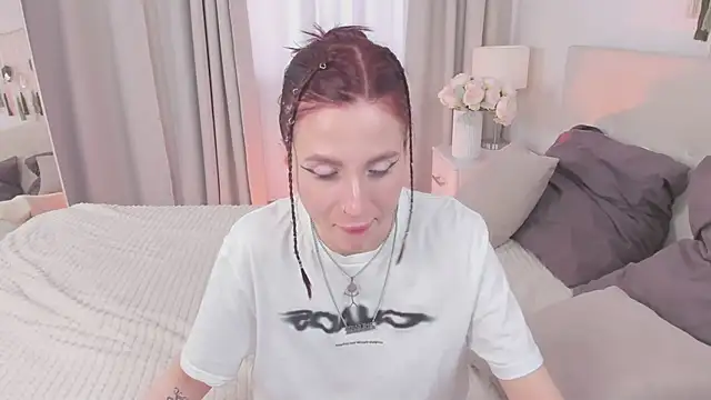 Snapshot of Sonya_Miler chatting on May 2026 10:33:02 AM Sonya Miler online show from May 2026 10:33:02 AM