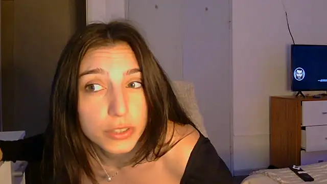 Snapshot of petitebelu chatting on May 2026 12:23:02 PM petitebelu online show from May 2026 12:23:02 PM