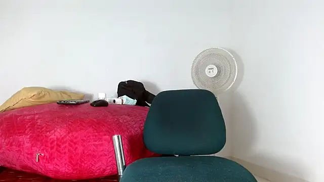 alejandrofoxnoir18 online show from April 2026 04:56:01 PM