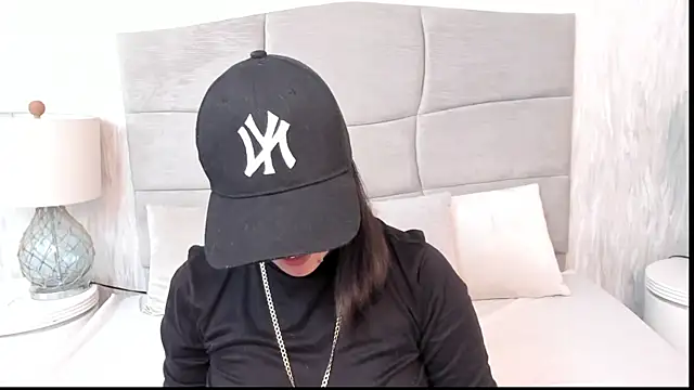 NaomiBDSM online show from April 2026 04:23:02 PM