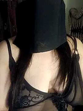 Snapshot of Amira_Egypt chatting on April 2026 10:49:02 PM Amira Egypt online show from April 2026 10:49:02 PM