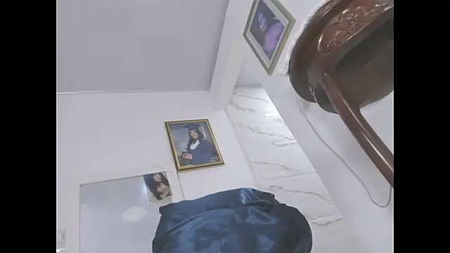 amazing vivi online show from May 2026 03:42:02 AM