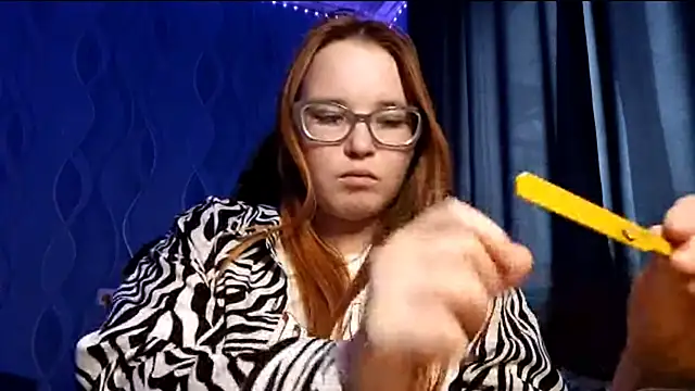 Sheriscute online show from April 2026 01:39:02 PM