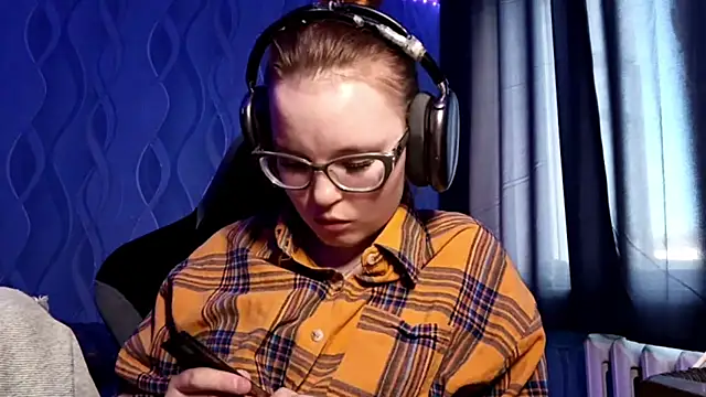 Sheriscute online show from April 2026 01:36:01 PM